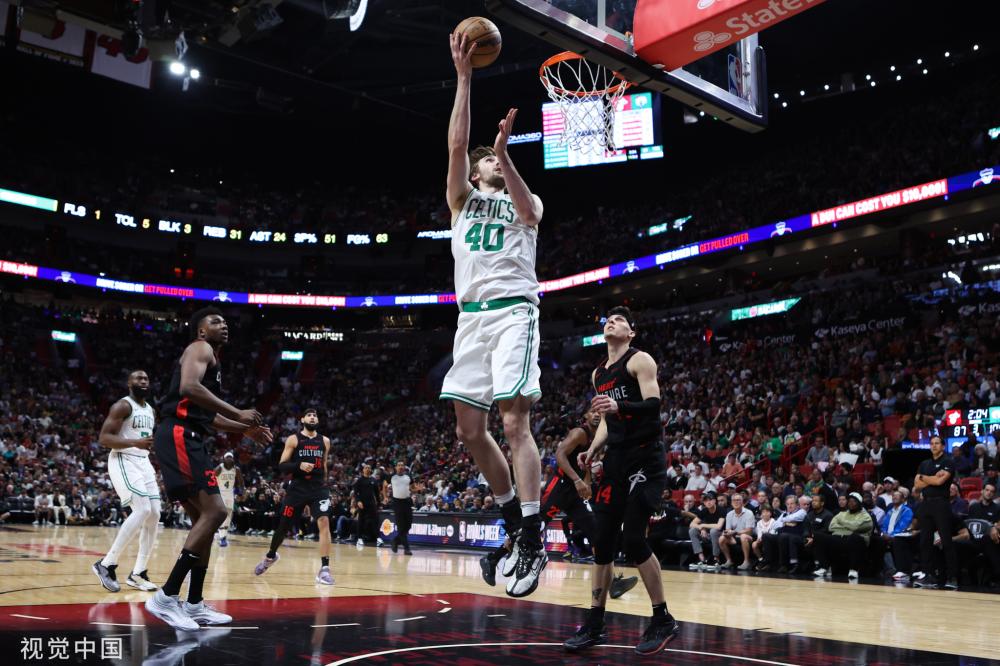 她在比赛中 她在比赛中